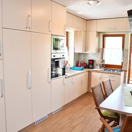 Apartment Zoeldalma Apartmanhaz