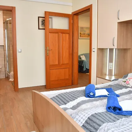 Zoeldalma Apartmanhaz *
