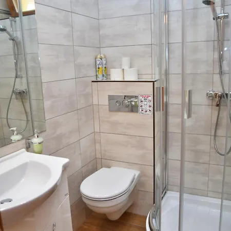Zoeldalma Apartmanhaz * Balatonalmadi
