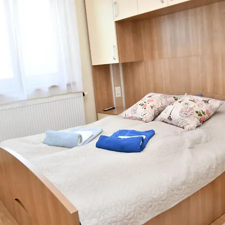 公寓 Zoeldalma Apartmanhaz *