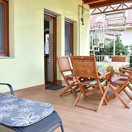 Zoeldalma Apartmanhaz Balatonalmadi