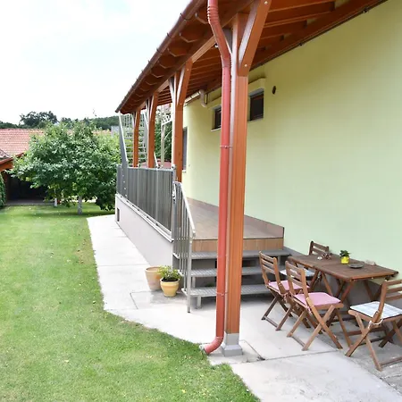 Zoeldalma Apartmanhaz Apartment Balatonalmadi