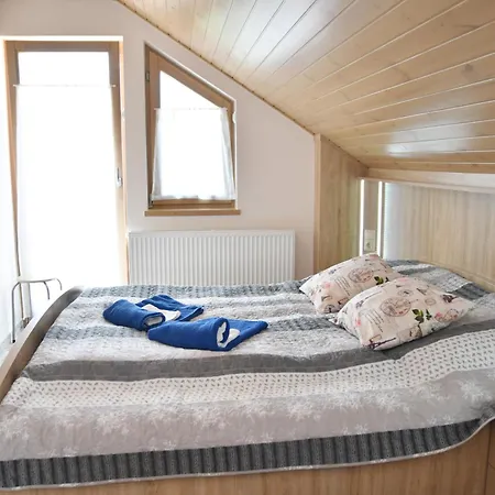 Apartment Zoeldalma Apartmanhaz Balatonalmadi