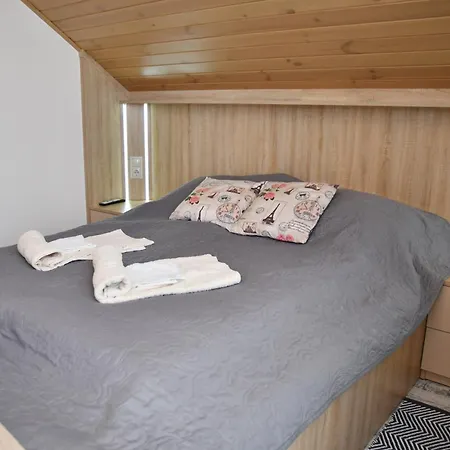 Zoeldalma Apartmanhaz *