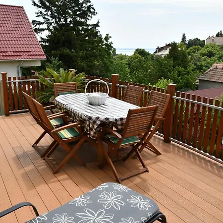 Zoeldalma Apartmanhaz Balatonalmadi