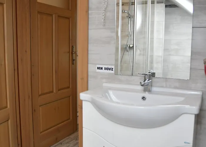 Zoeldalma Apartmanhaz * Balatonalmádi
